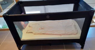 Le gîte à la campagne à Chassagnas sur la commune de La Croisille Sur Briance en Haute-Vienne - le lit de bébé_19