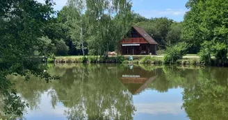 le chalet limousin, vue de l'étang le chalet limousin, vue de l'étang