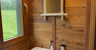 roulotte du Verger, sanitaire avec lavabo