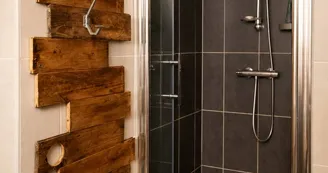 salle-d'eau-chambre-hotes-bessines-sur-gartempe-la-pierre-belle