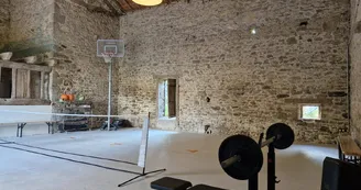 Les Granges du Tais à Ambazac en Haute-Vienne (Nouvelle Aquitaine) - Salle de sport avecgym, basket et mini tennis_7