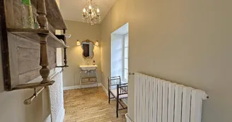 Les Granges du Tais à Ambazac en Haute-Vienne (Nouvelle Aquitaine) - chambre 3 avec salle d'eau et WC indépendant_44