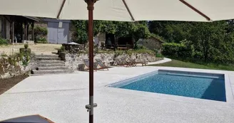 Les Granges du Tais à Ambazac en Haute-Vienne (Nouvelle Aquitaine) - Espace piscine_74