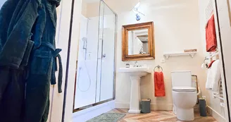 Chambre d'hôte Château de Bonneval Salle de bain chambre Foix