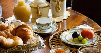 Chambre d'hôte Château de Bonneval petit déjeuner