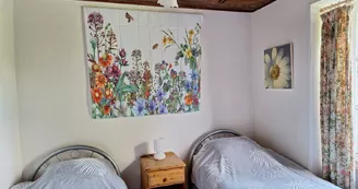 Twin bedroom