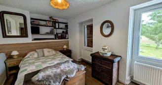 Gite du Clos du Got à Saint Yrieix La Perche en Haute-Vienne - la chambre de l'étage_14