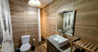Gite du Clos du Got à Saint Yrieix La Perche en Haute-Vienne - la chambre de l'étage_16