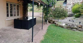 Gite de la Petite Lisonne - commune de Marval en Haute-vienne - Limousin - vue sur l'étang _7 Gite de la Petite Lisonne - commune de Marval en Haute-vienne - Limousin - vue sur l'étang _7