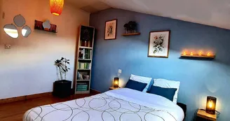 Maison Atypique Médiévale - Chambre Hortensia