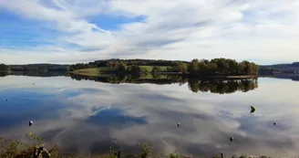 le lacc de vassivière - La caravelle de vassivière