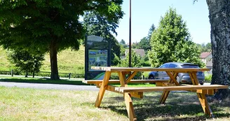 Aire de pique-nique - Rilhac-Lastours 