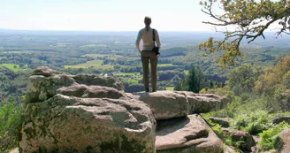 Point de vue à la pierre branlante