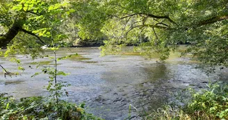 Le Pénitent à Saint-Léonard de Noblat pique nique géocaching randonnée pêche et moulin à papier à visiter Le Pénitent à Saint-Léonard de Noblat pique nique géocaching randonnée pêche et moulin à papier à visiter
