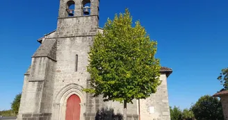 L'église de Royères inscrite aux Monuments Historiques à côté de Saint-Léonard de Noblat L'église de Royères inscrite aux Monuments Historiques à côté de Saint-Léonard de Noblat