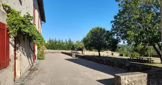 Pique-nique au calme à Royères près du Moulin du Got et du bourg de Saint-Léonard de Noblat Pique-nique au calme à Royères près du Moulin du Got et du bourg de Saint-Léonard de Noblat
