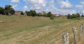 Glanges sentier du Theillaumas village
